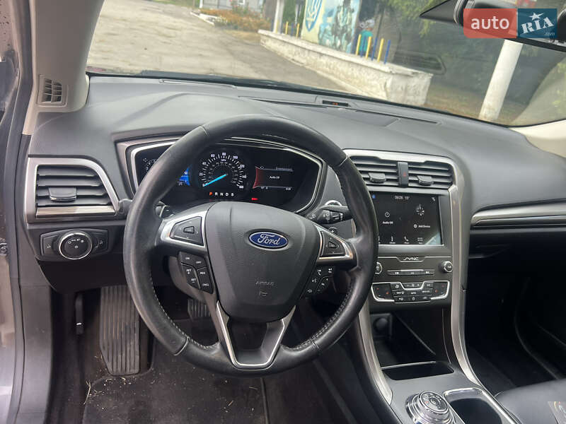 Седан Ford Fusion 2018 в Краснограде