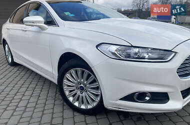 Седан Ford Fusion 2013 в 