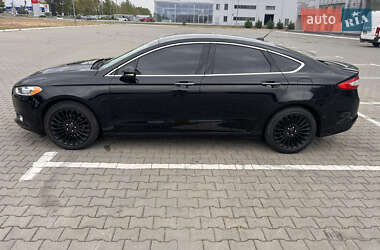 Седан Ford Fusion 2015 в 