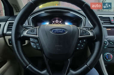Седан Ford Fusion 2015 в Миргороді