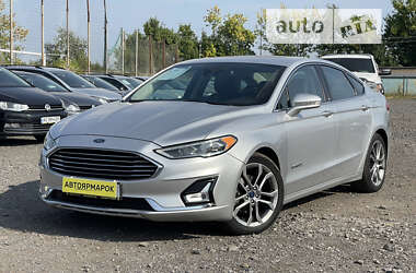 Седан Ford Fusion 2019 в Ужгороде