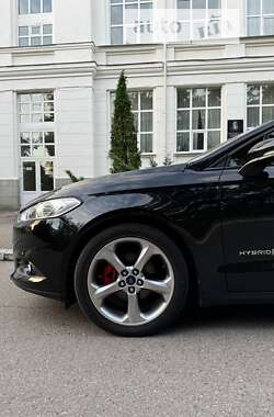 Седан Ford Fusion 2012 в 