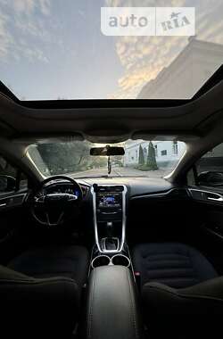 Седан Ford Fusion 2012 в 
