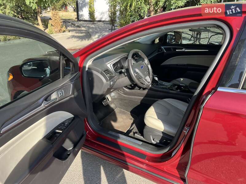 Седан Ford Fusion 2015 в Кропивницком