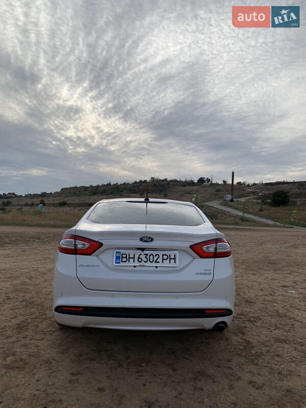 Седан Ford Fusion 2013 в Одесі