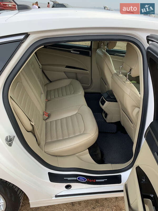 Седан Ford Fusion 2013 в Одесі