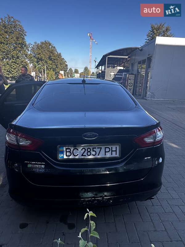 Седан Ford Fusion 2013 в Львове