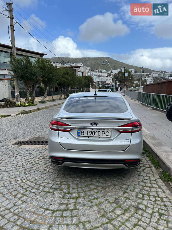 Седан Ford Fusion 2016 в Рени