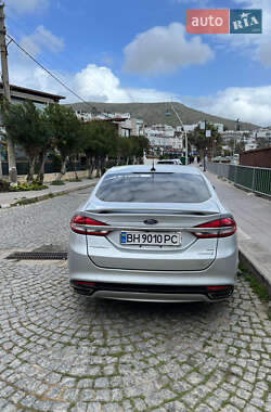 Седан Ford Fusion 2016 в 