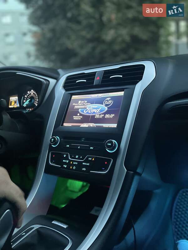 Седан Ford Fusion 2015 в Запоріжжі