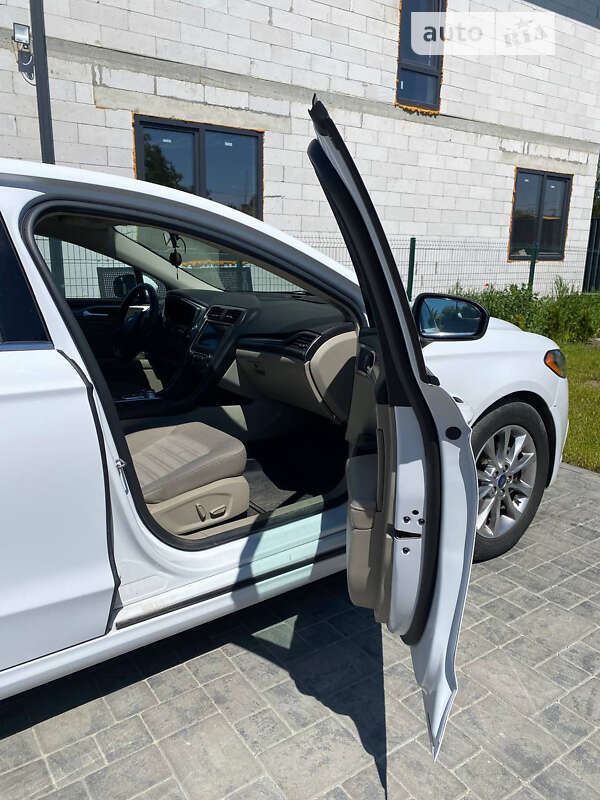 Седан Ford Fusion 2016 в Здолбунове