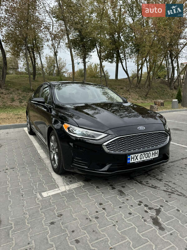 Ford Fusion 2020