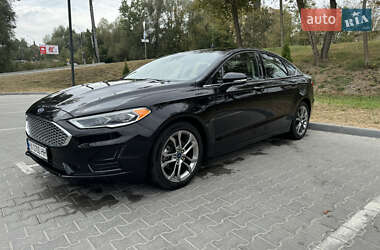 Седан Ford Fusion 2020 в 