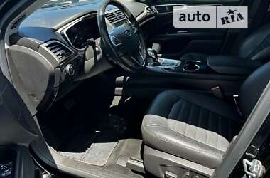 Седан Ford Fusion 2016 в 