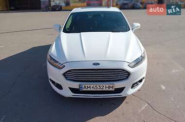 Седан Ford Fusion 2016 в 