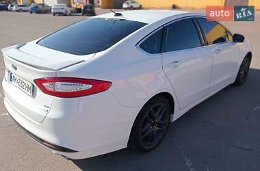 Седан Ford Fusion 2016 в 