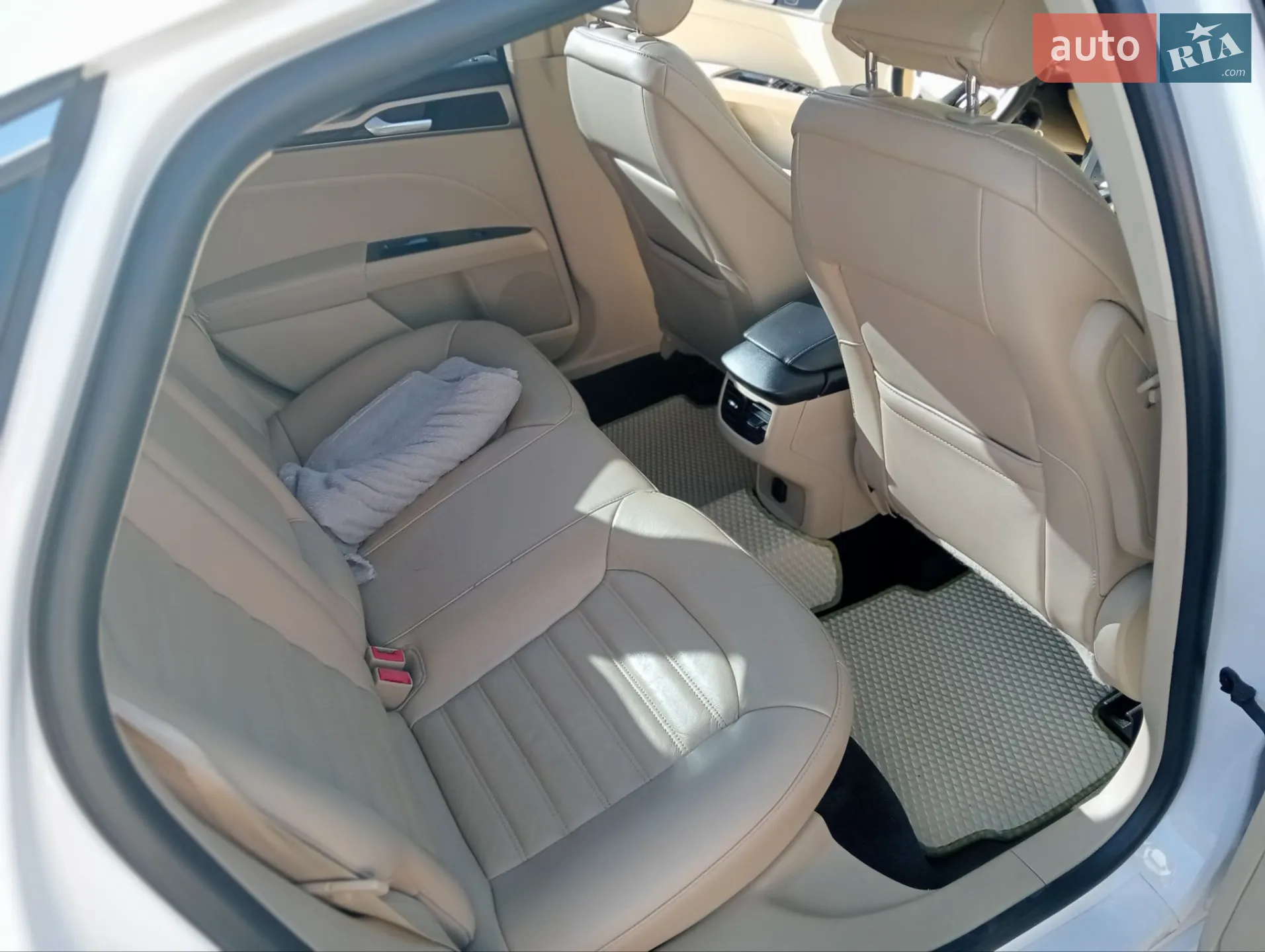 2016 Ford Fusion - мініатюра 31