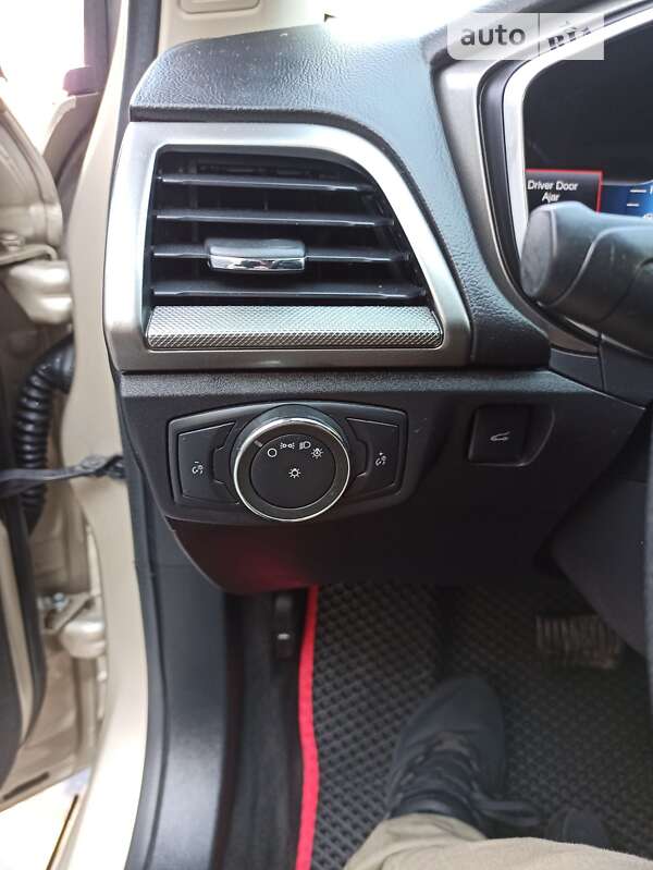 Седан Ford Fusion 2016 в Самборе