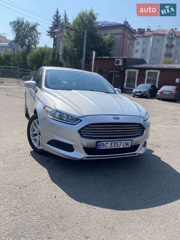 Седан Ford Fusion 2014 в Львові