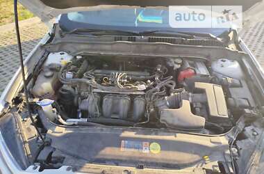 Седан Ford Fusion 2015 в 