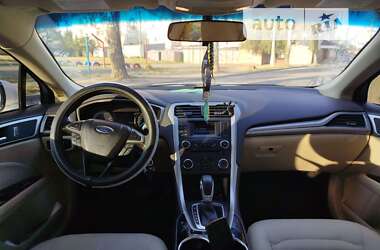 Седан Ford Fusion 2015 в 