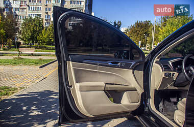 Седан Ford Fusion 2017 в 