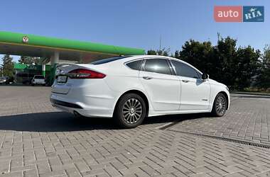 Седан Ford Fusion 2016 в Прилуках