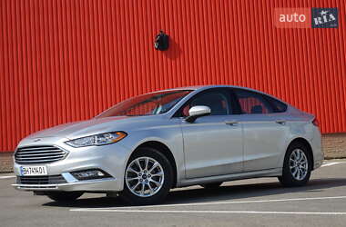 Седан Ford Fusion 2016 в 