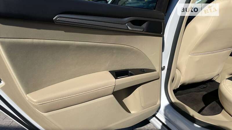 Седан Ford Fusion 2015 в Львове