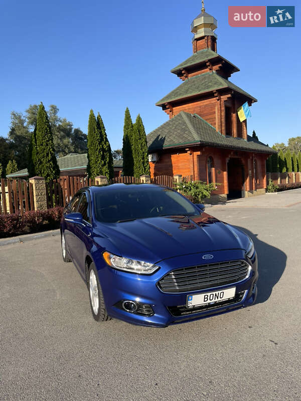 Седан Ford Fusion 2013 в 