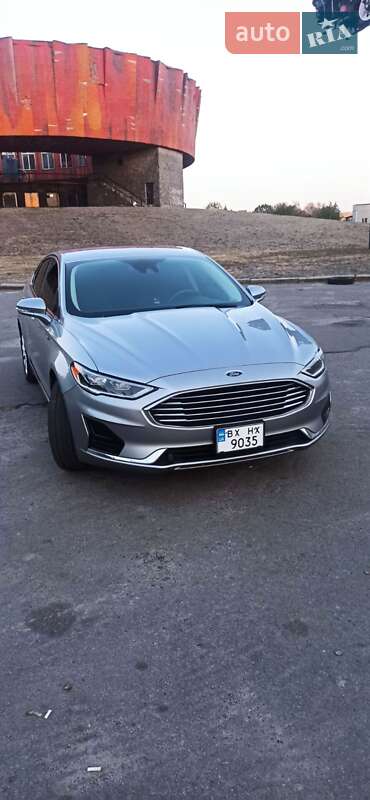 Седан Ford Fusion 2019 в Шепетівці