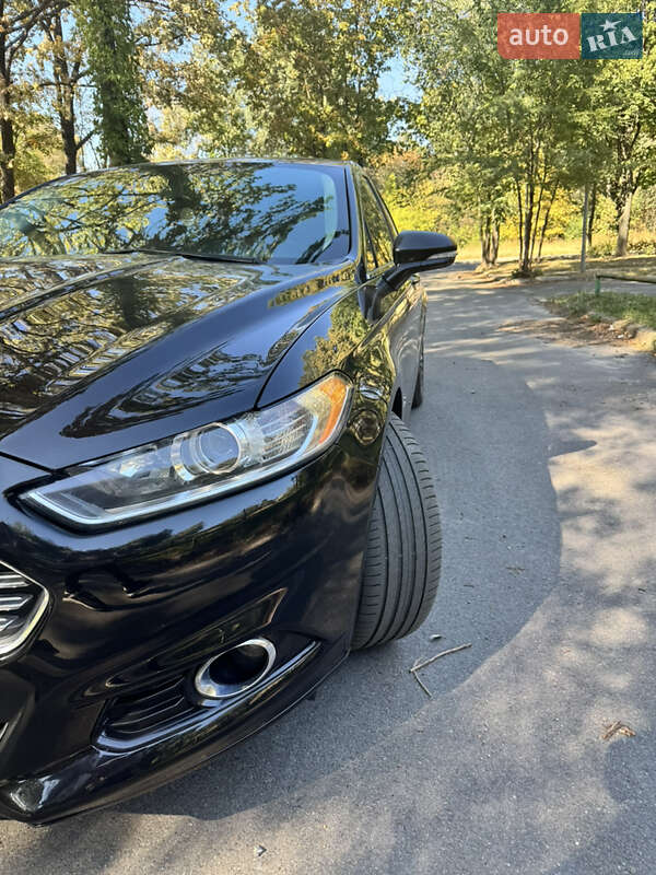 Седан Ford Fusion 2013 в Києві