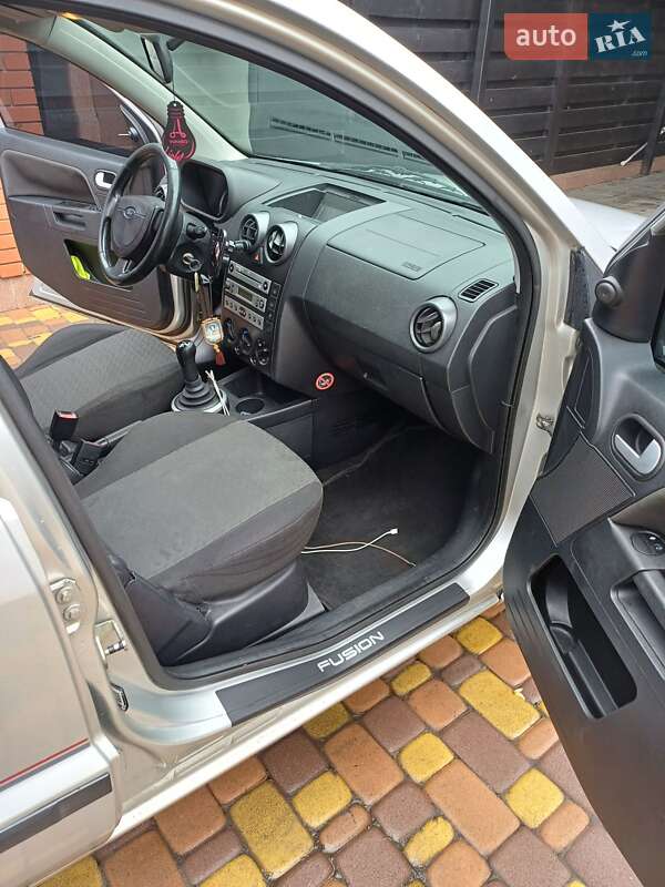 Хэтчбек Ford Fusion 2004 в Гостомеле