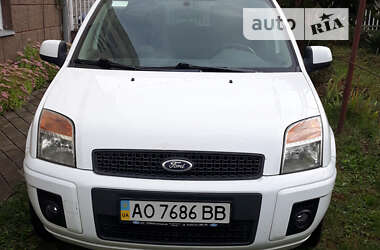 Хетчбек Ford Fusion 2012 в Буштино