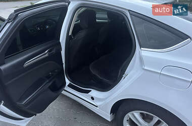 Седан Ford Fusion 2018 в 