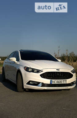 Седан Ford Fusion 2016 в 