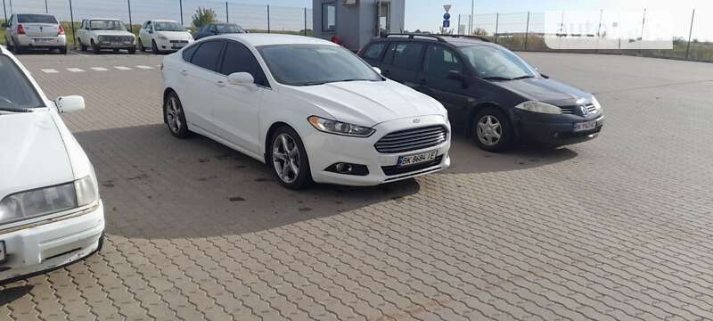 Седан Ford Fusion 2016 в Рівному