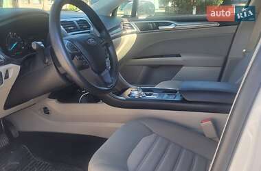 Седан Ford Fusion 2018 в 