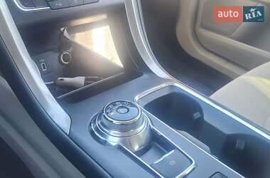 Седан Ford Fusion 2018 в 