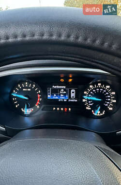 Седан Ford Fusion 2013 в 
