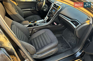 Седан Ford Fusion 2013 в 