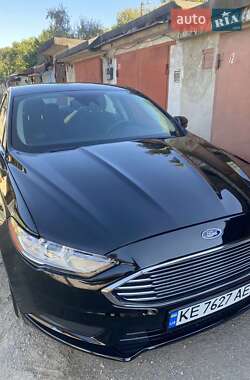 Седан Ford Fusion 2017 в 