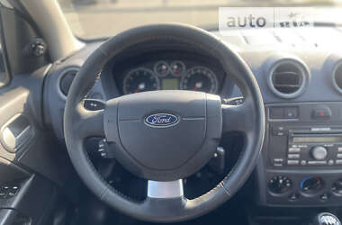 Хэтчбек Ford Fusion 2010 в Вишневом