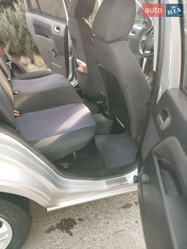 Хетчбек Ford Fusion 2008 в Марганці