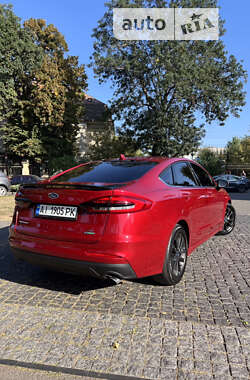 Седан Ford Fusion 2019 в Фастове