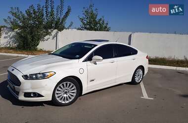 Седан Ford Fusion 2013 в 