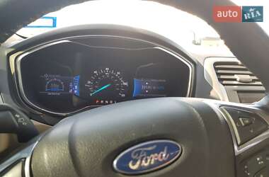 Седан Ford Fusion 2013 в 