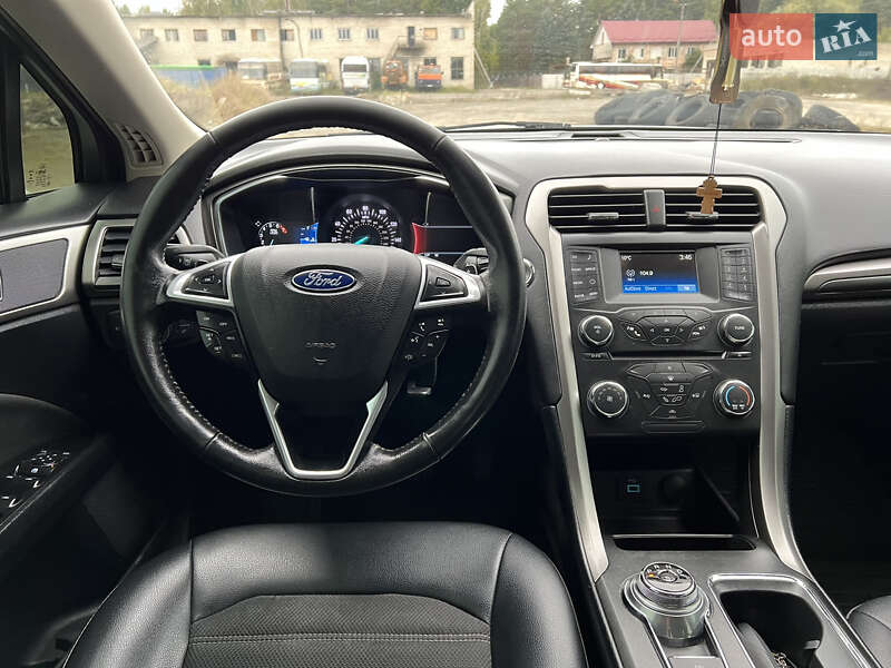 Седан Ford Fusion 2016 в Луцке