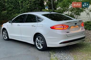 Седан Ford Fusion 2016 в Ужгороде