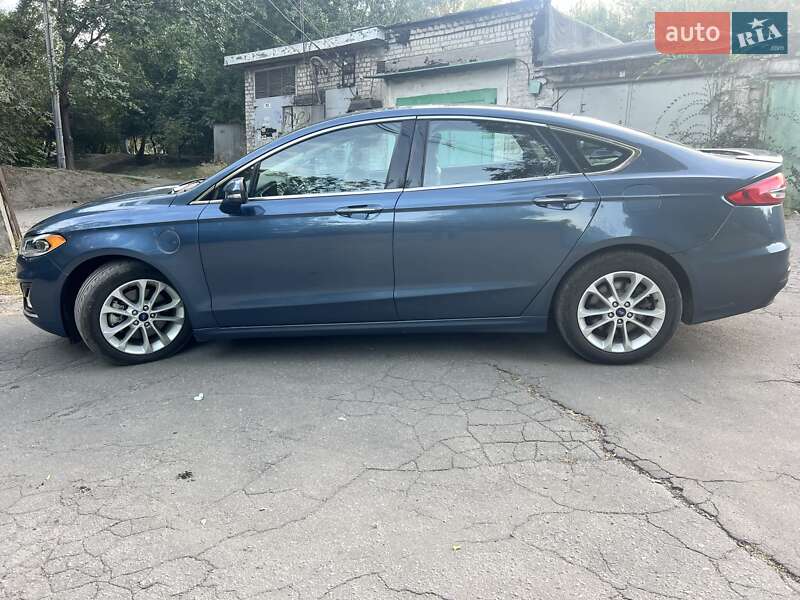 Седан Ford Fusion 2019 в Днепре